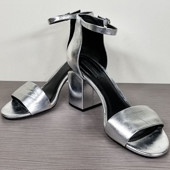 Alexander Wang Abby Silver Metallic Leather Sandals, Womens Size 9 / 39 - Picture 4 of 10